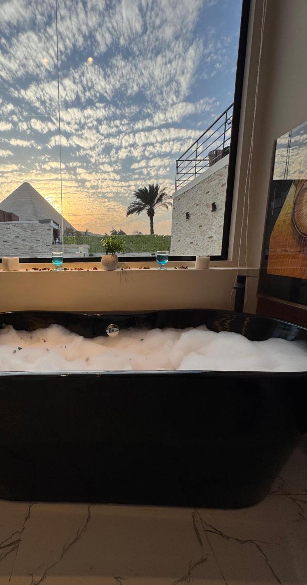 New Golf Pyramids View Hotell Kafret el-Gabal Exteriör bild