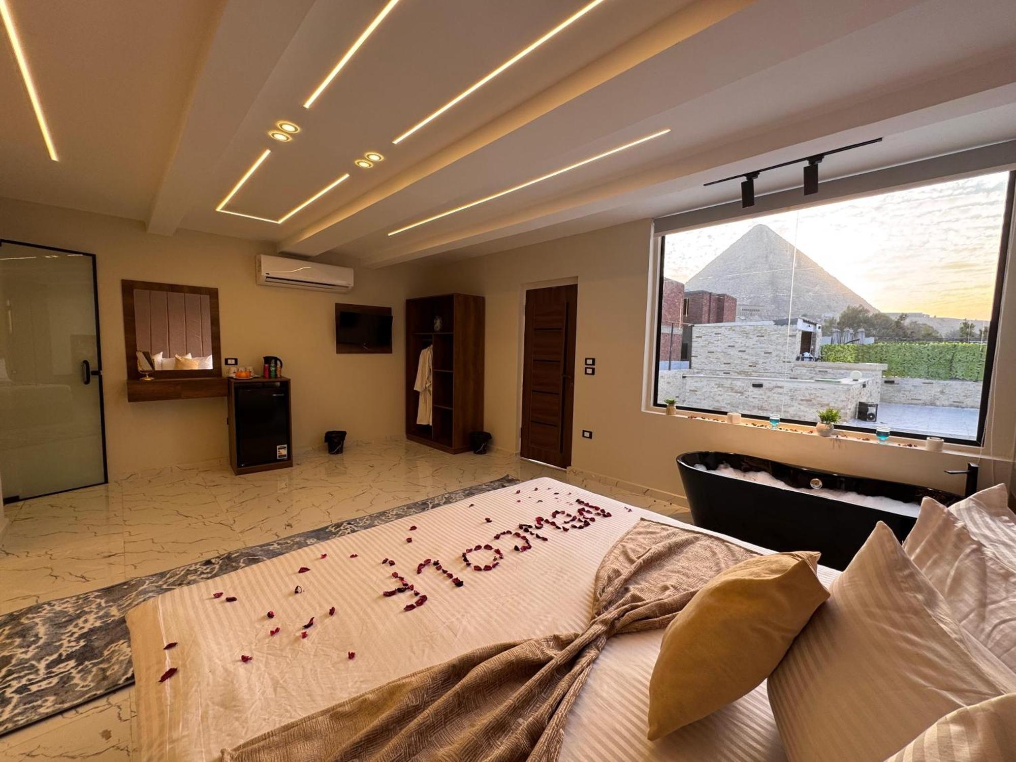 New Golf Pyramids View Hotell Kafret el-Gabal Exteriör bild