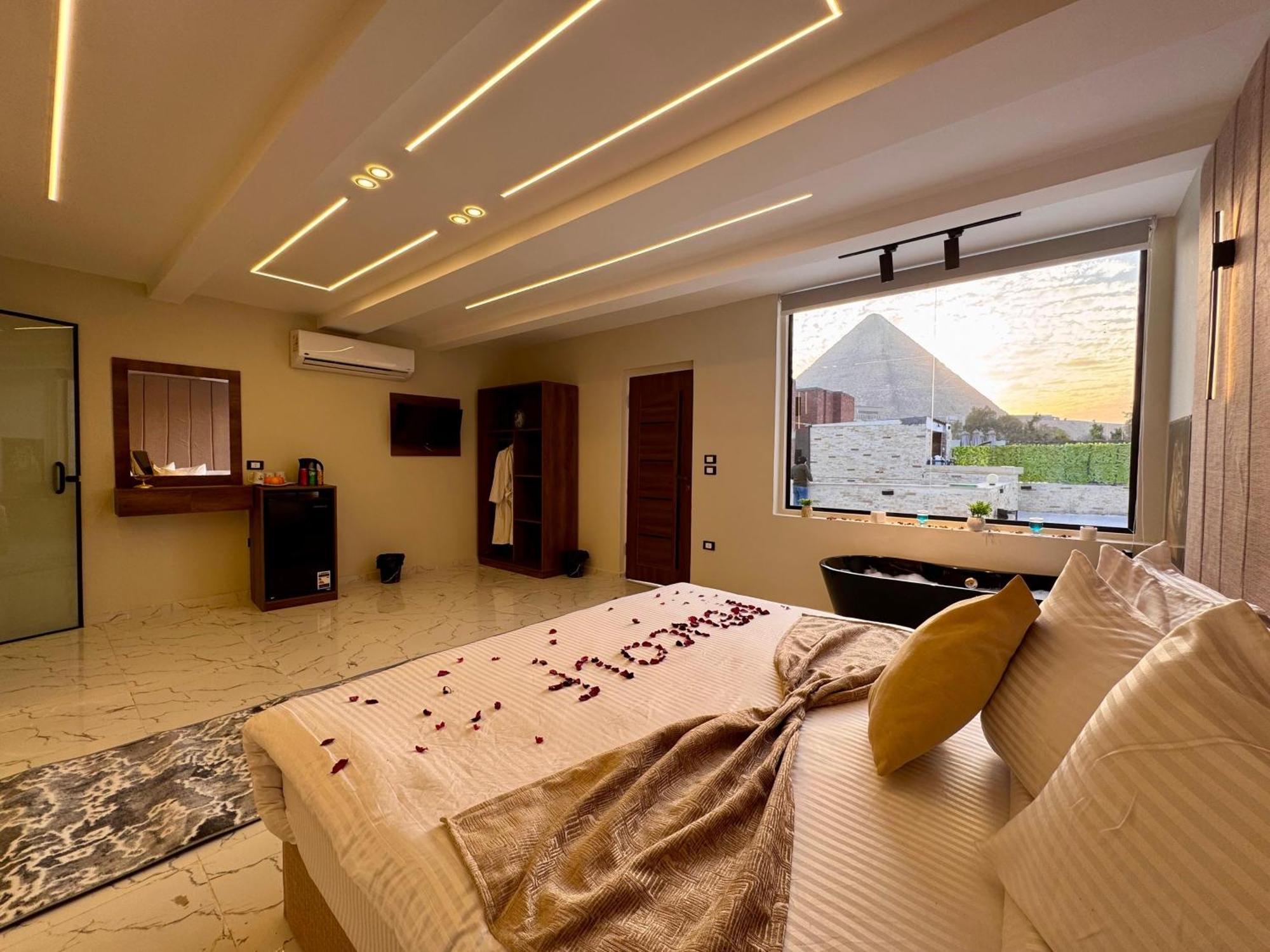 New Golf Pyramids View Hotell Kafret el-Gabal Exteriör bild