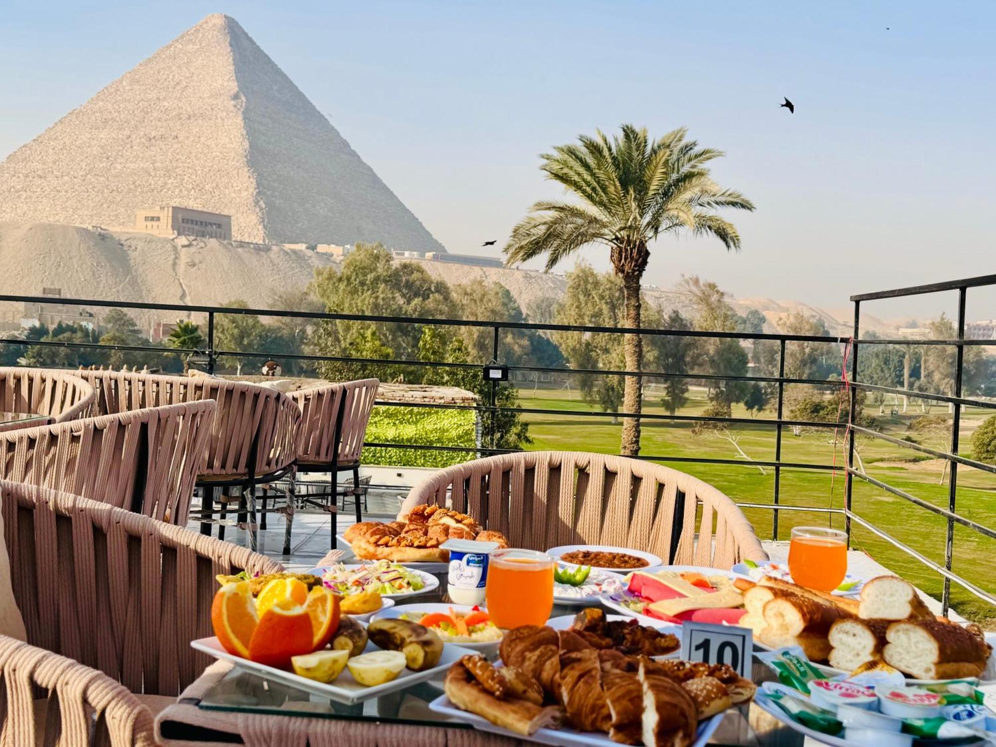 New Golf Pyramids View Hotell Kafret el-Gabal Exteriör bild