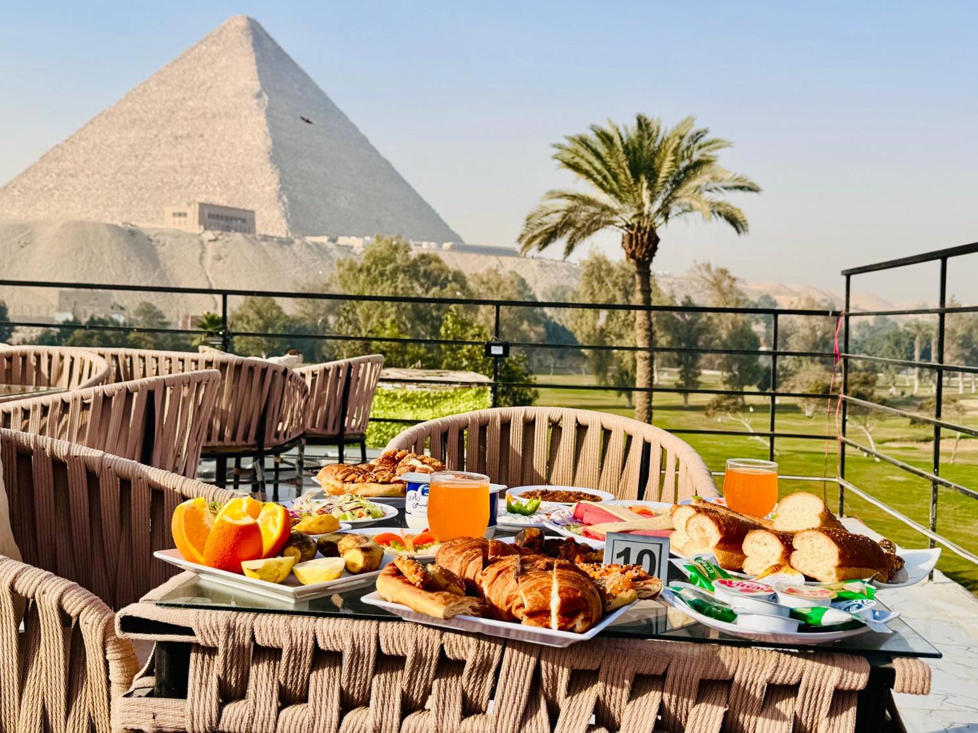 New Golf Pyramids View Hotell Kafret el-Gabal Exteriör bild